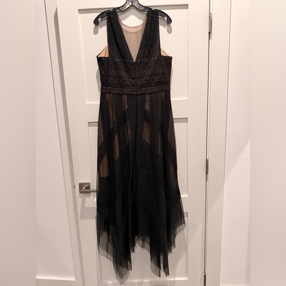 BCBGMAXAZRIA Andi Asymmetrical Lace Tulle Maxi Dress Black 12 Perfect Condition - Picture 8 of 16
